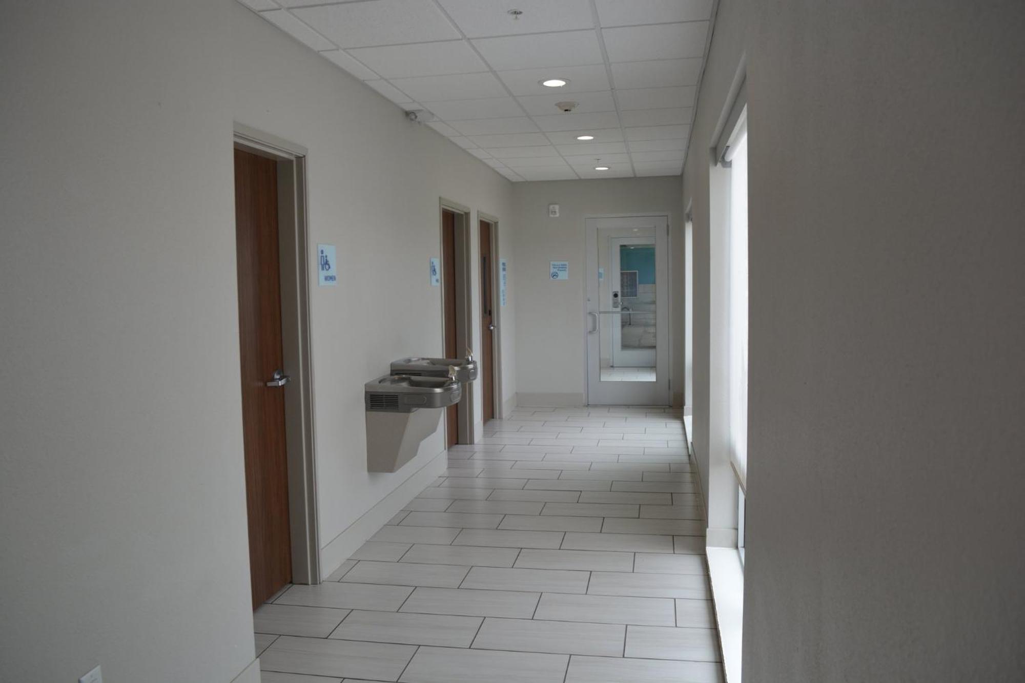 Holiday Inn Express & Suites ليبرال المظهر الخارجي الصورة
