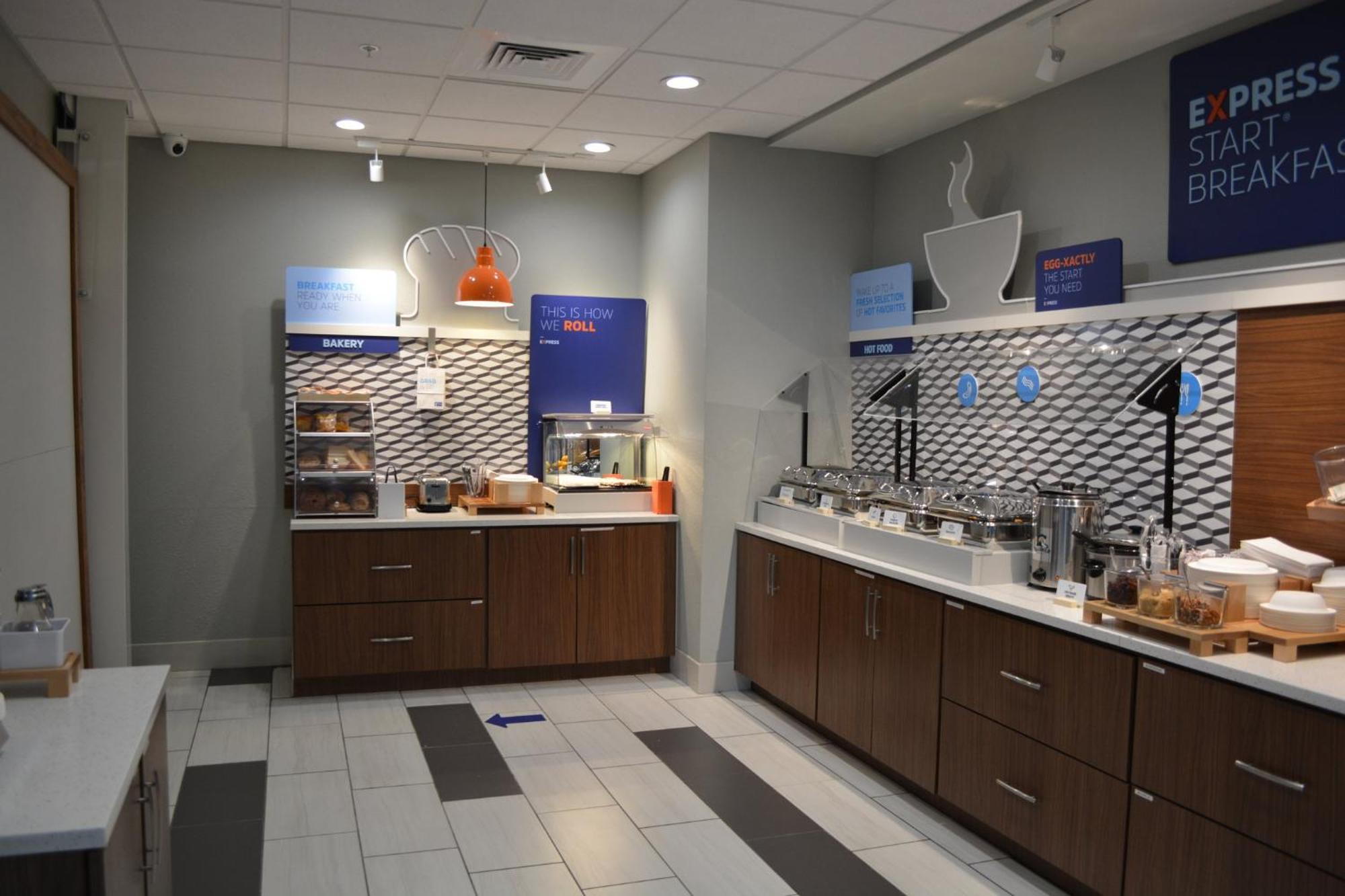 Holiday Inn Express & Suites ليبرال المظهر الخارجي الصورة