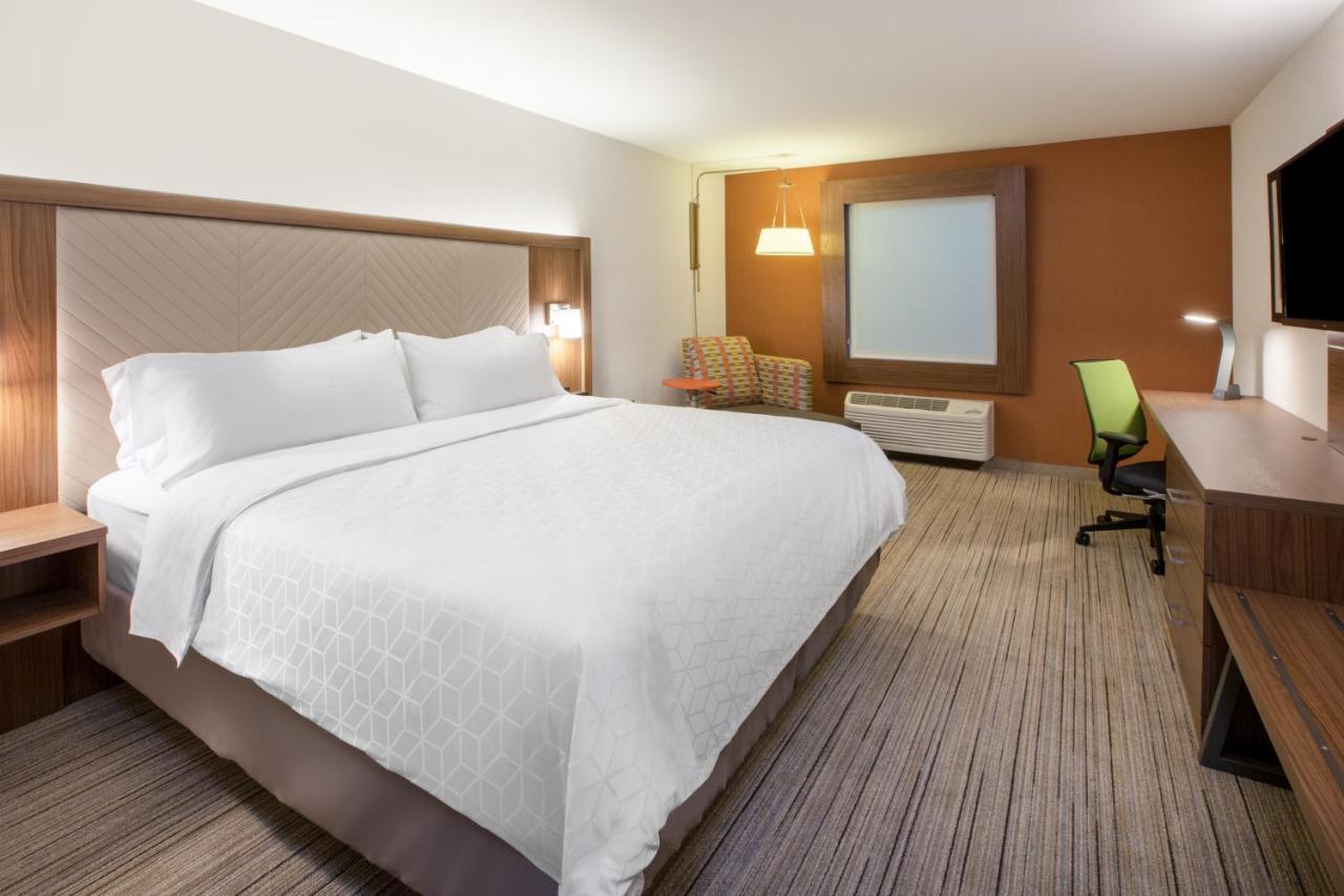 Holiday Inn Express & Suites ليبرال المظهر الخارجي الصورة